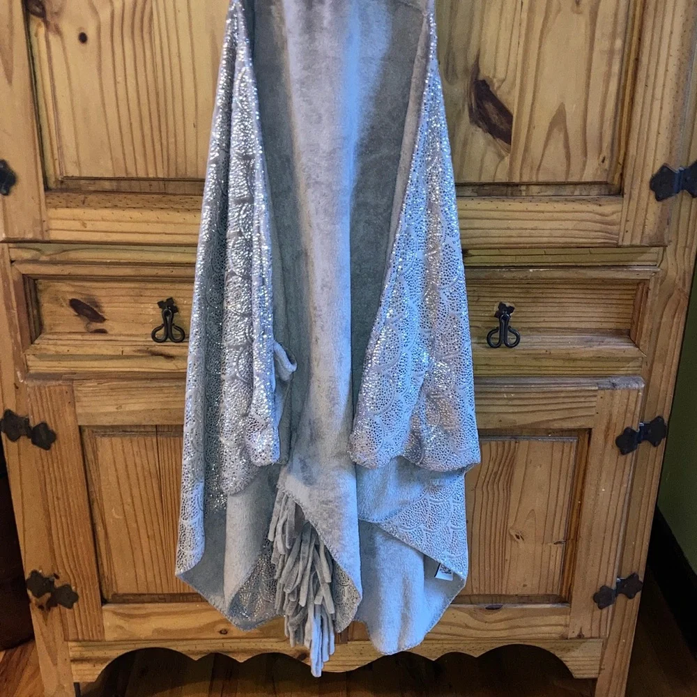 Cloud Castle gray silver unicorn hooded bath towel